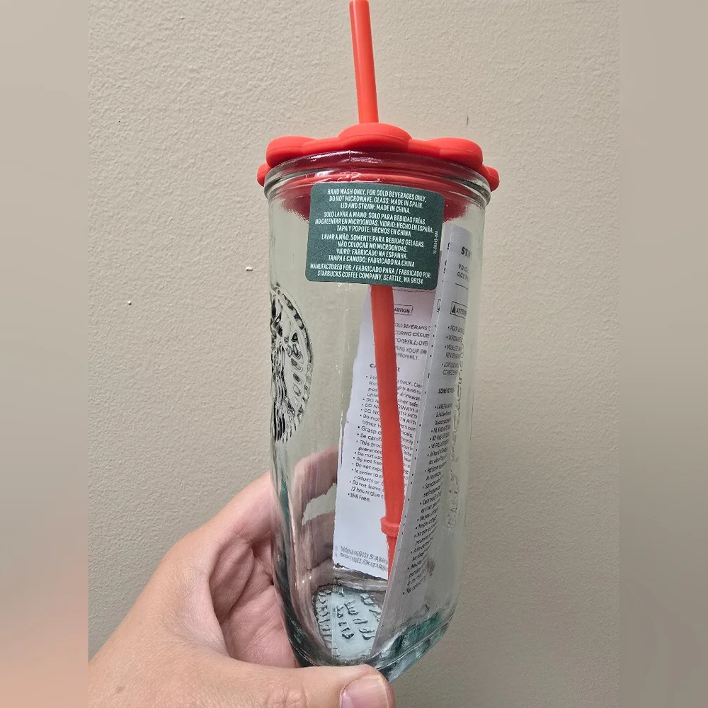 NWT Starbucks 2026 Recycled Glass Tumbler With Silcon Heart Shaped Lid